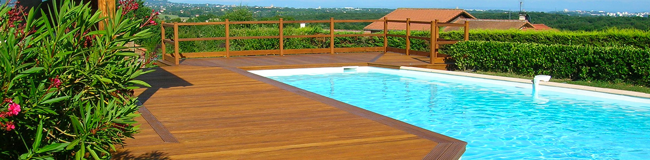 Terrasse bois et céramique Conception, installation et aménagement paysager