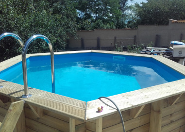 Piscine bois hexagonale à JARNIOUX