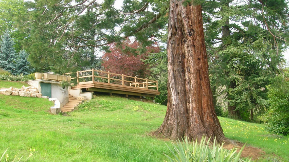 Conception et réalisation terrasse bois suspendue et garde corps à QUINCIÉ-EN-BEAUJOLAIS