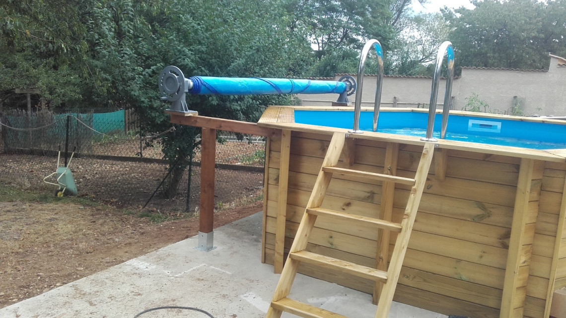 Piscine bois hexagonale à JARNIOUX