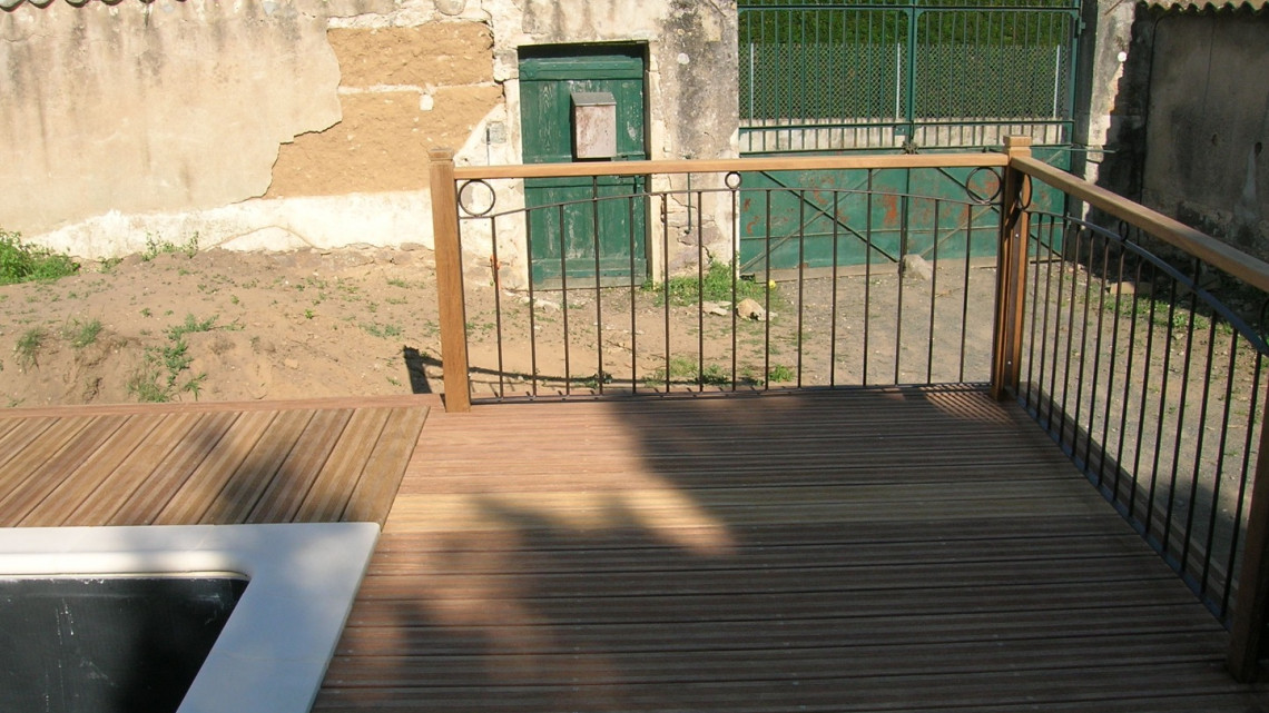 Aménagement abords de piscine SAINT-GEORGES-DE-RENEINS