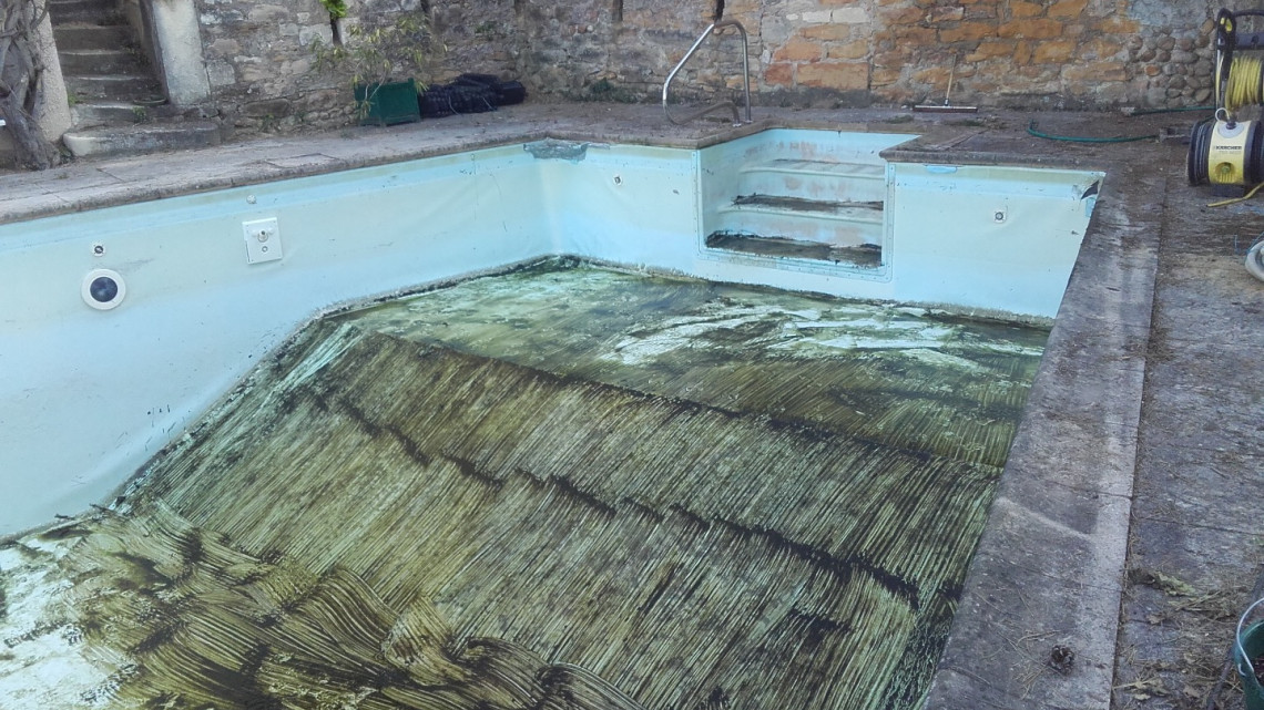 Rénovation piscine à JASSANS RIOTTIER