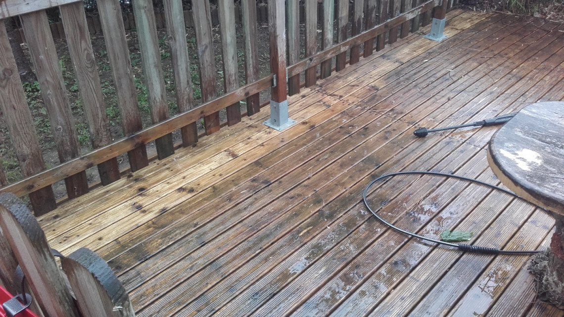 Entretien et rénovation terrasse et piscine bois à SAINT-JEAN-D'ARDIÈRES (69)