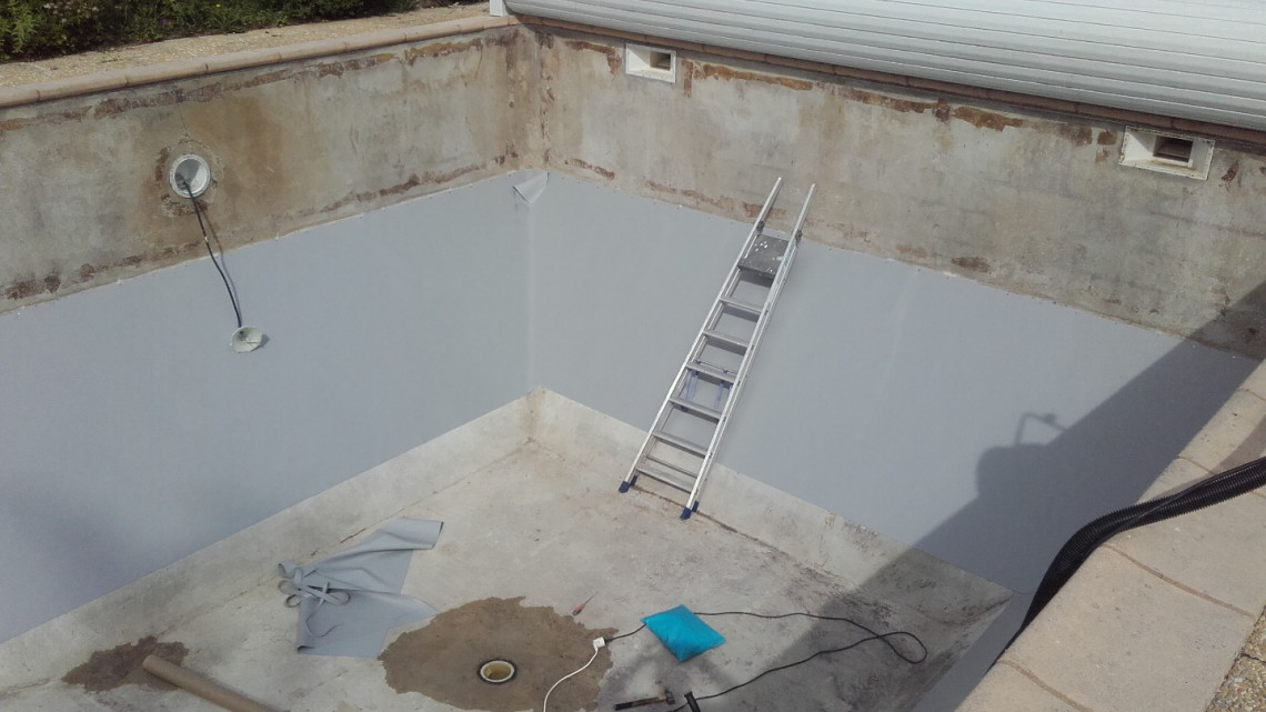 Rénovation piscine en béton à  MARCILLY-D'AZERGUES