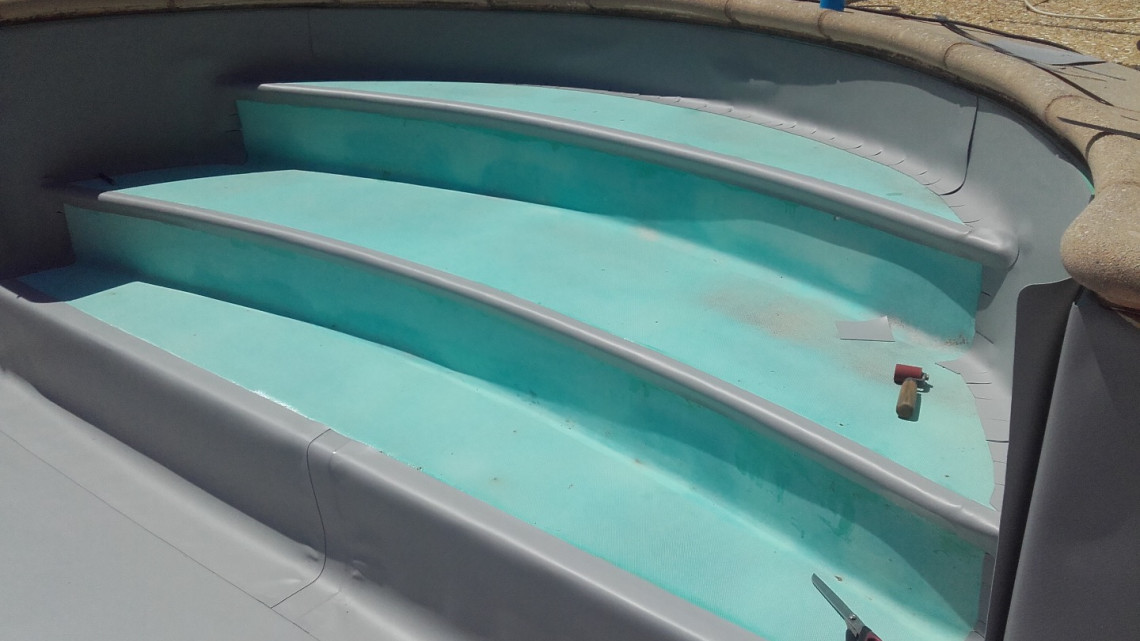 Rénovation piscine en béton à  MARCILLY-D'AZERGUES