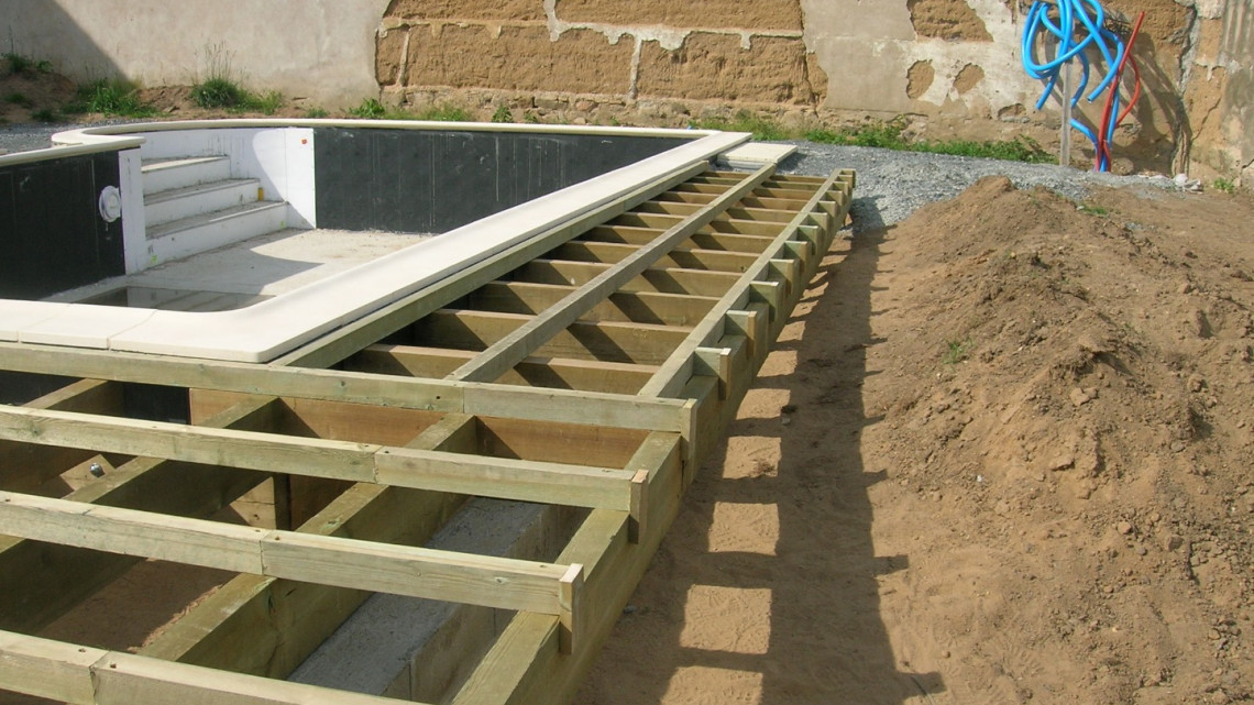 Aménagement abords de piscine SAINT-GEORGES-DE-RENEINS