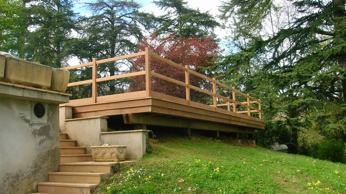 Conception et réalisation terrasse bois suspendue et garde corps à QUINCIÉ-EN-BEAUJOLAIS