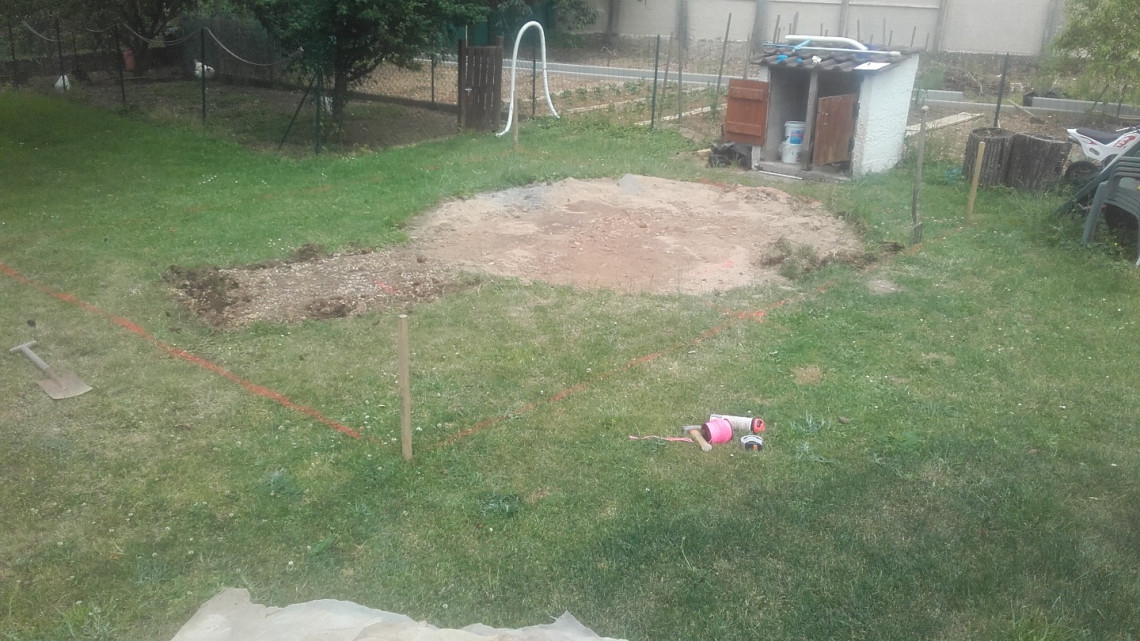 Piscine bois hexagonale à JARNIOUX