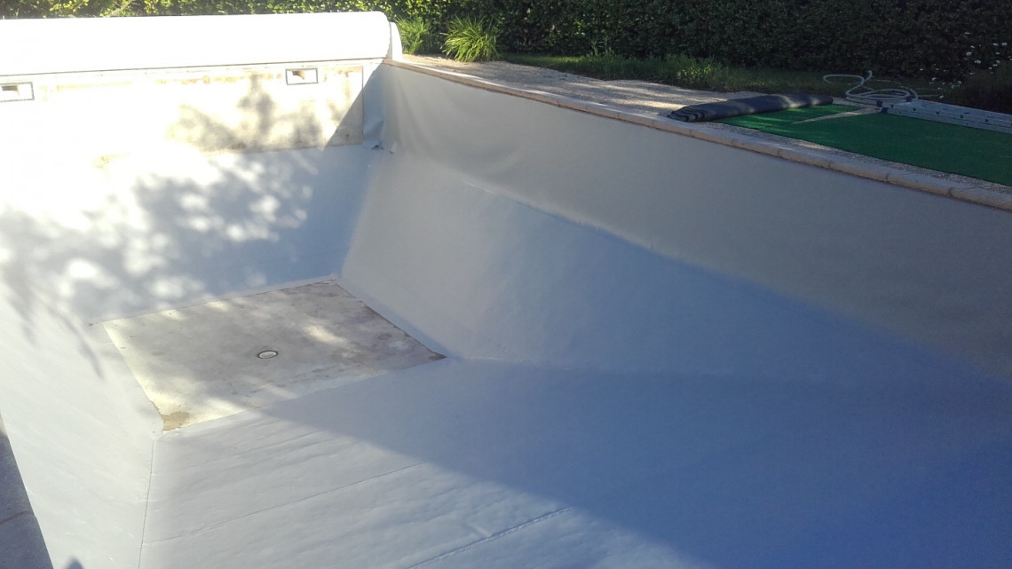 Rénovation piscine en béton à  MARCILLY-D'AZERGUES