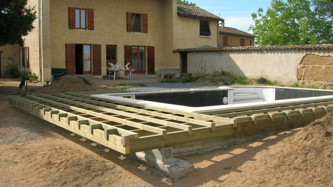 Aménagement abords de piscine SAINT-GEORGES-DE-RENEINS