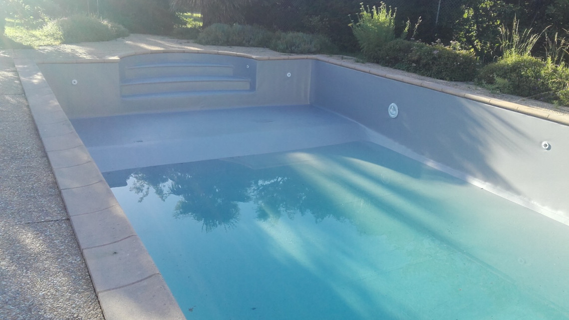 Rénovation piscine en béton à  MARCILLY-D'AZERGUES