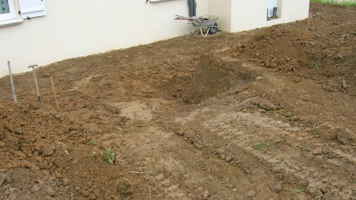 Aménagement extérieur à BELLEVILLE (69)