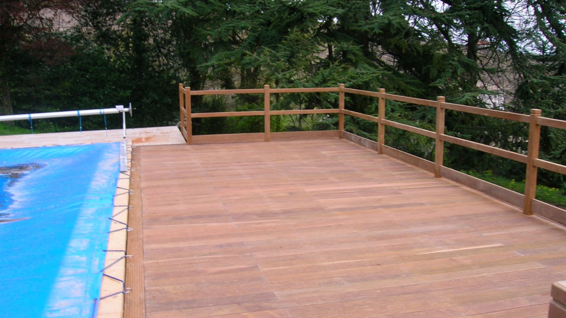 Conception et réalisation terrasse bois suspendue et garde corps à QUINCIÉ-EN-BEAUJOLAIS