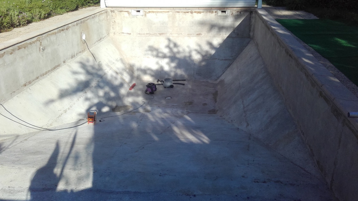Rénovation piscine en béton à  MARCILLY-D'AZERGUES