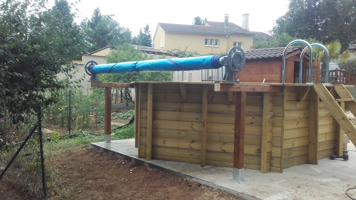 Piscine bois hexagonale à JARNIOUX