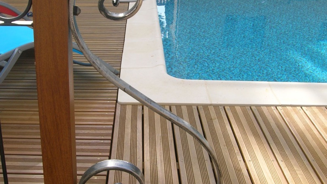 Aménagement abords de piscine SAINT-GEORGES-DE-RENEINS