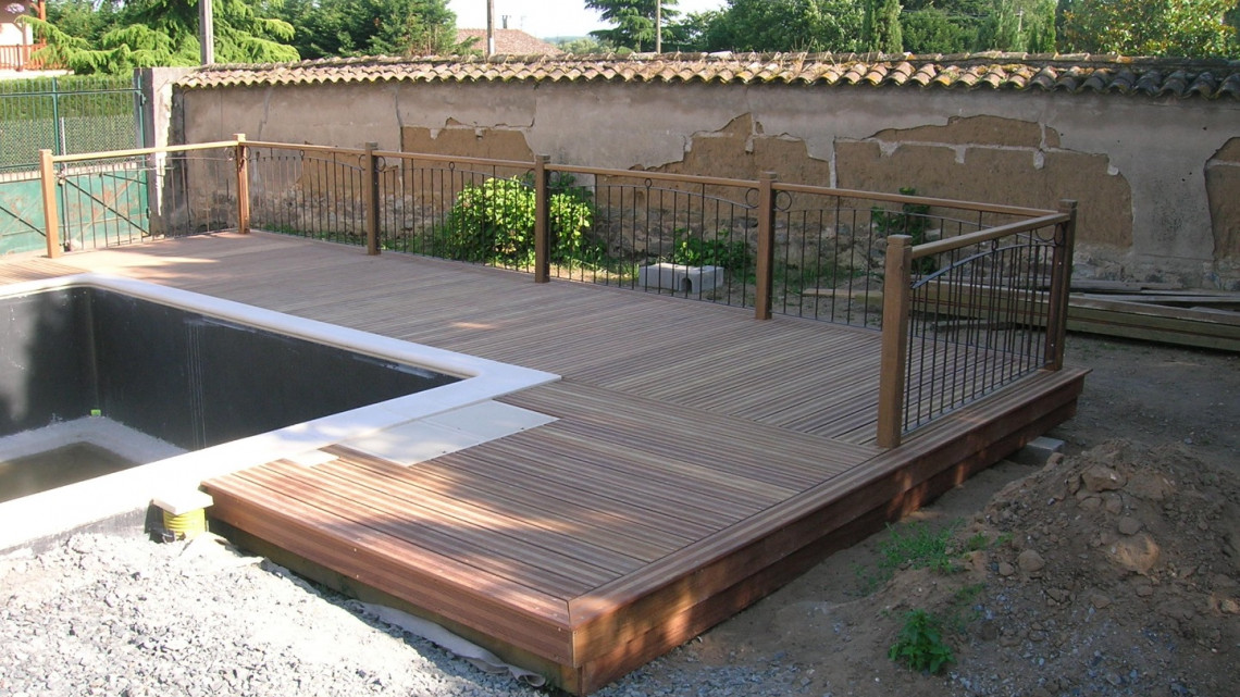 Aménagement abords de piscine SAINT-GEORGES-DE-RENEINS