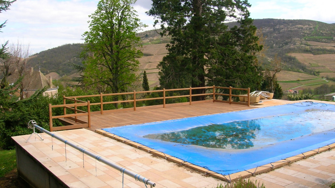 Conception et réalisation terrasse bois suspendue et garde corps à QUINCIÉ-EN-BEAUJOLAIS