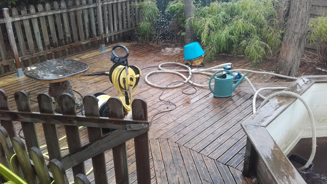 Entretien et rénovation terrasse et piscine bois à SAINT-JEAN-D'ARDIÈRES (69)