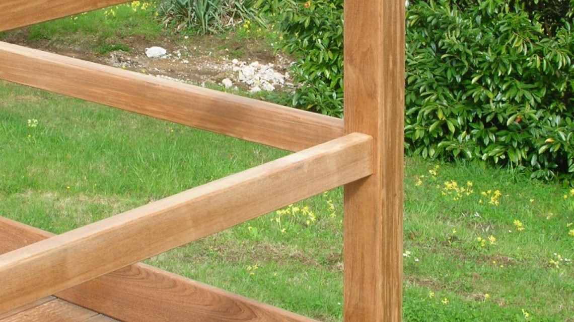 Conception et réalisation terrasse bois suspendue et garde corps à QUINCIÉ-EN-BEAUJOLAIS